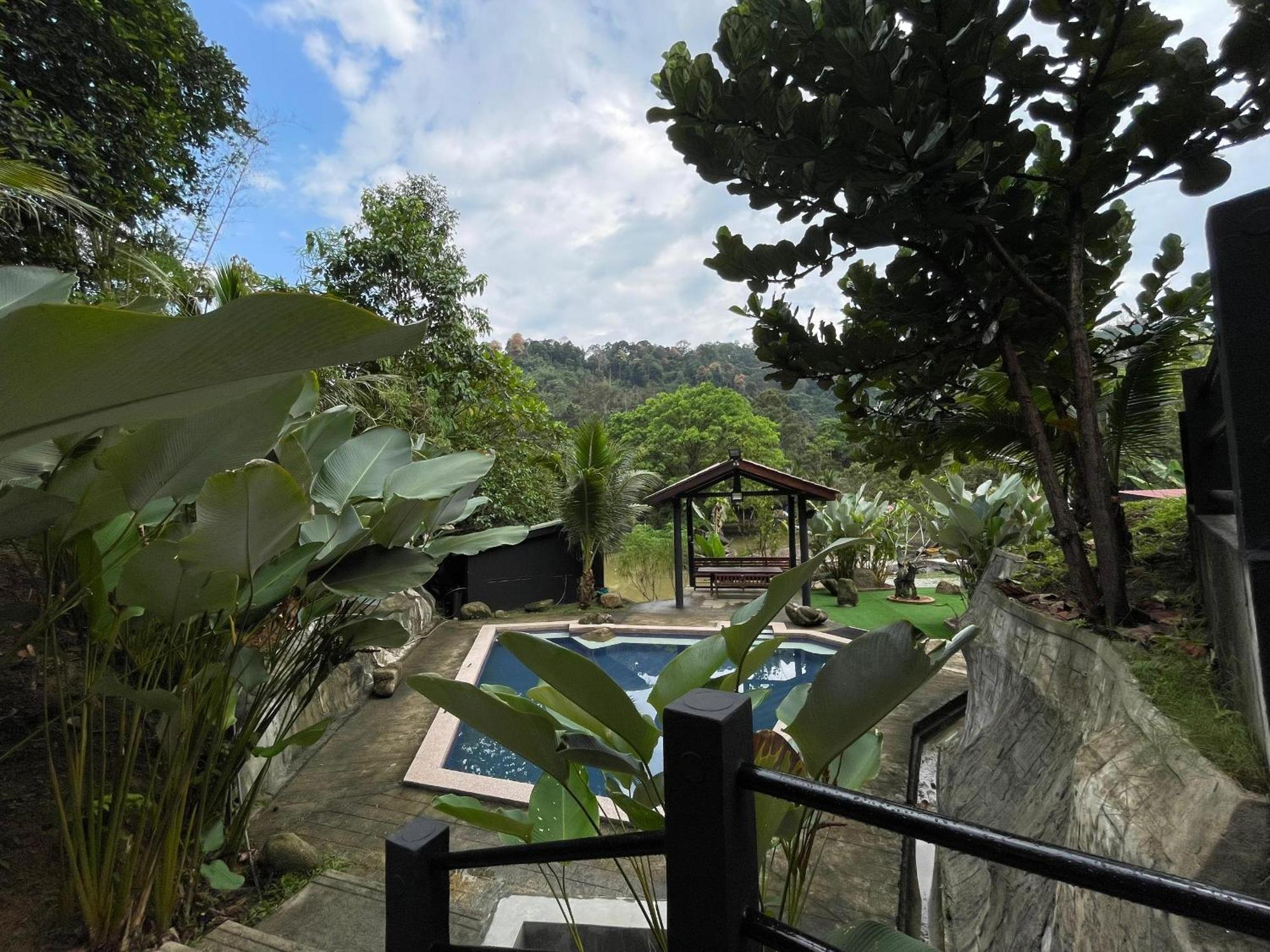 Dr Dusun Hotel Hulu Langat Exterior photo